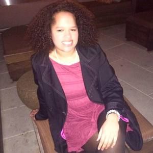 Meet your Posher, Casandra